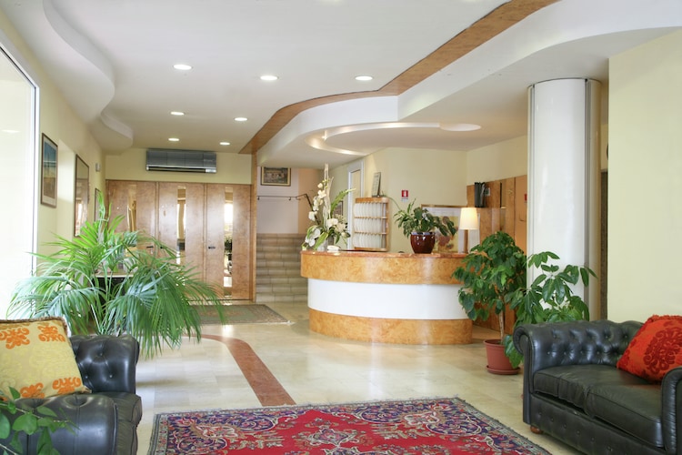 Residence met zwembad vlakbij zee.