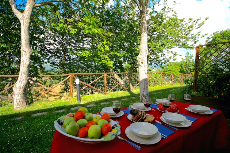 Agriturismo met een prachtig panorama, zwembad, 3 km van Cagli

